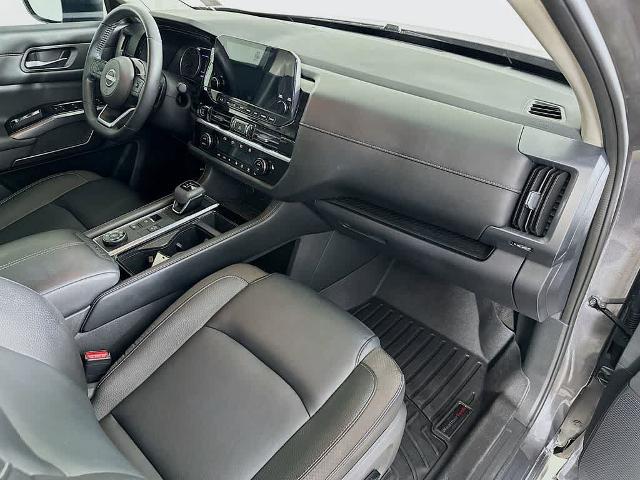2023 Nissan Pathfinder SL 4WD