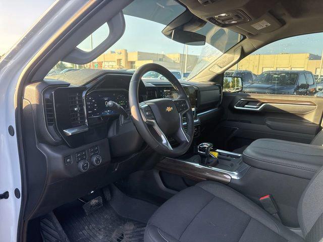 2026 Chevrolet Silverado 1500 4WD Crew Cab Standard Bed LT