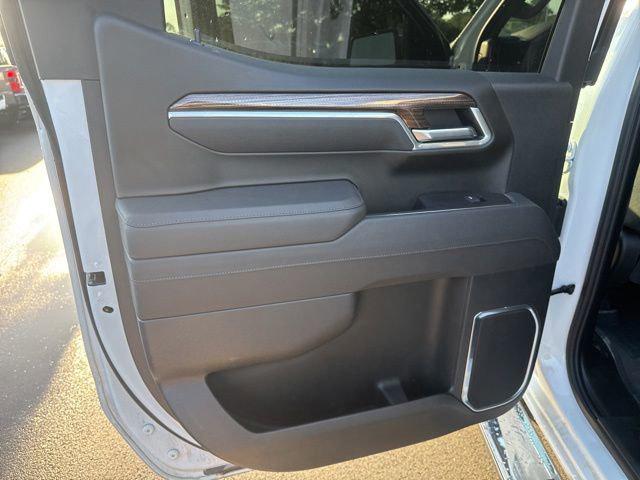 2026 Chevrolet Silverado 1500 4WD Crew Cab Standard Bed LT