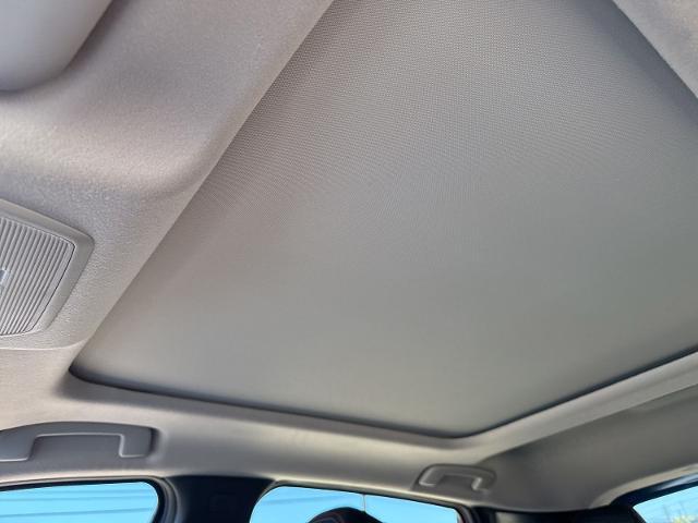 2025 Nissan Kicks SR FWD