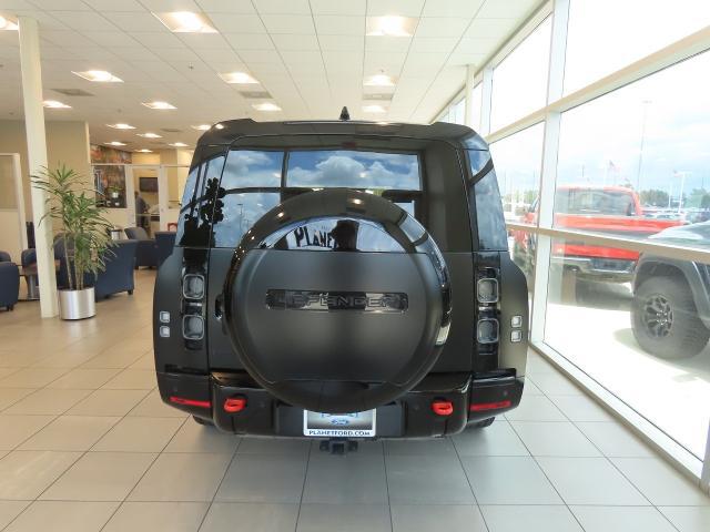 2024 Land Rover Defender 130 P400 X