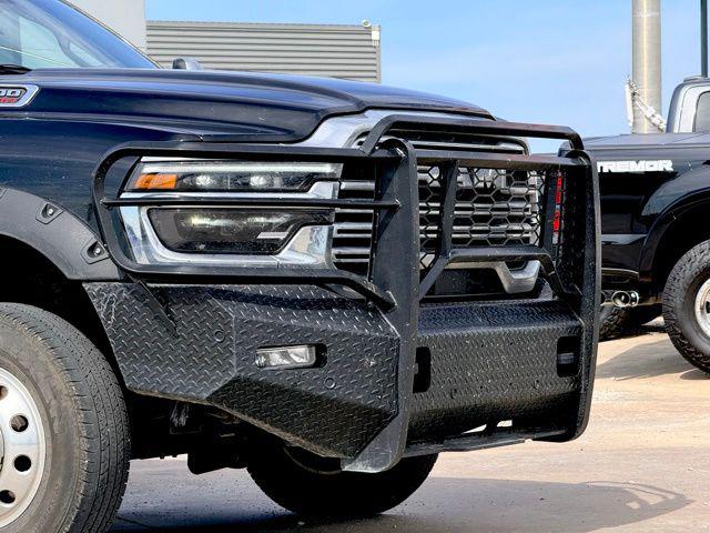 2025 Ram 3500 Laramie Crew Cab 4x4 8' Box