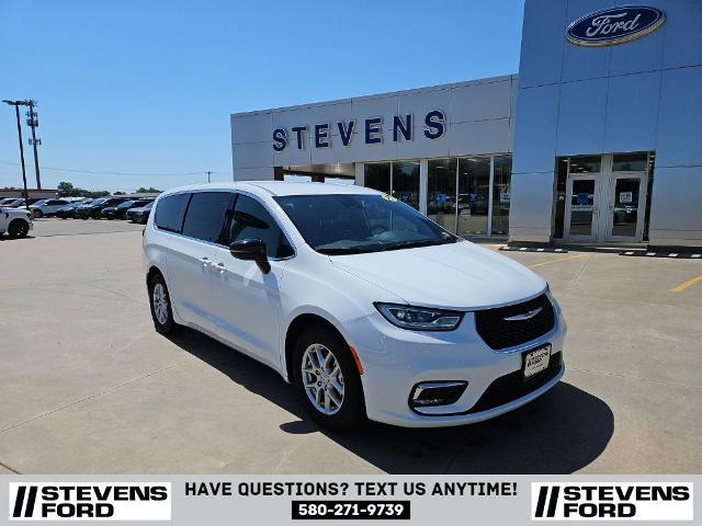 2025 Chrysler Pacifica Select for sale in Enid, OK
