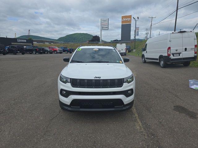 2023 Jeep Compass Latitude Lux FWD 2023 Jeep Compass Latitude Lux FWD