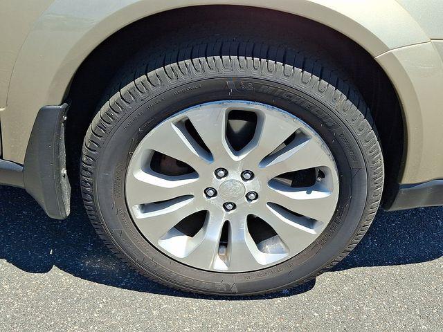 2009 Subaru Outback Unknown