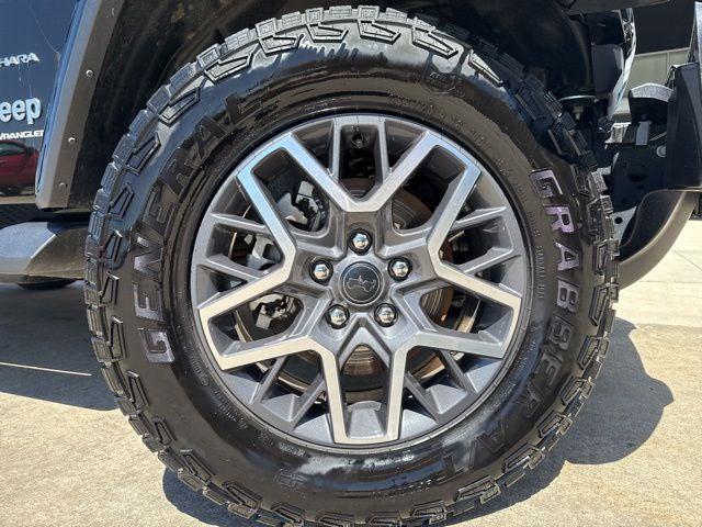 2024 Jeep Wrangler 4-Door Sahara 4x4