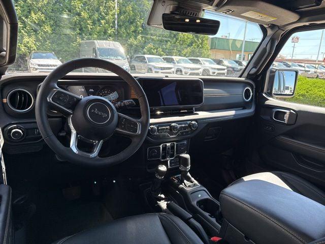 2024 Jeep Wrangler 4-Door Sahara 4x4