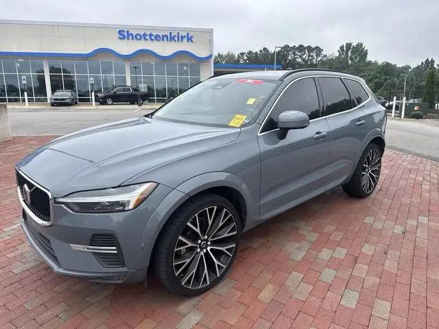 2022 Volvo XC60 B5 Momentum