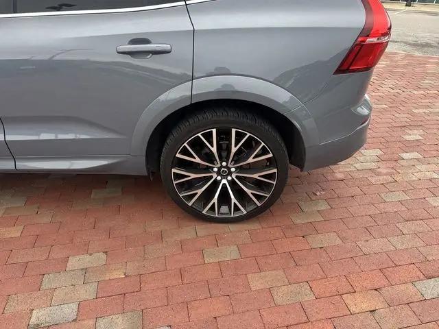 2022 Volvo XC60 B5 Momentum