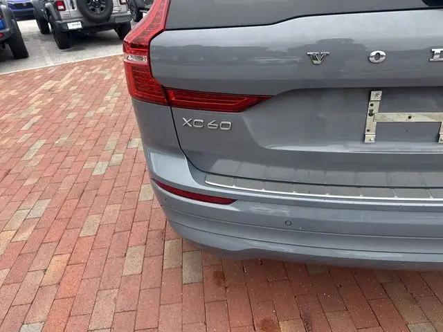 2022 Volvo XC60 B5 Momentum