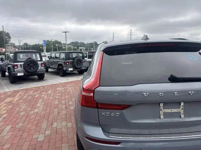 2022 Volvo XC60 B5 Momentum