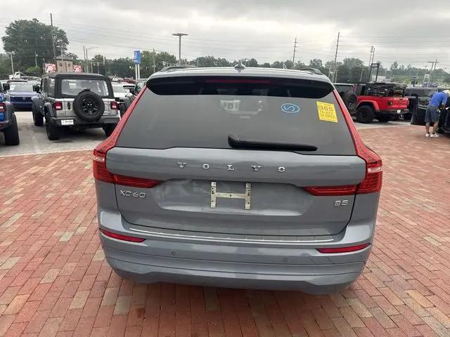 2022 Volvo XC60 B5 Momentum