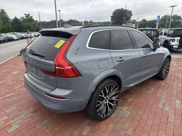 2022 Volvo XC60 B5 Momentum