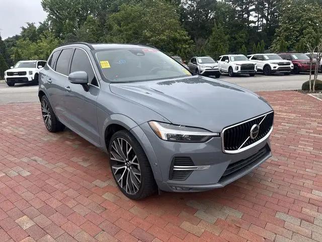2022 Volvo XC60 B5 Momentum