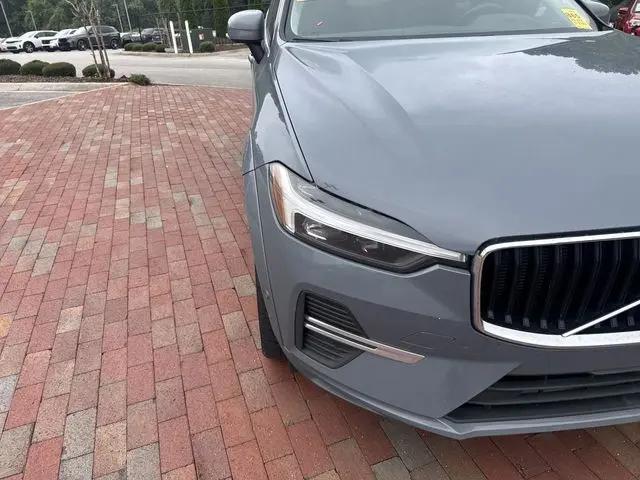 2022 Volvo XC60 B5 Momentum