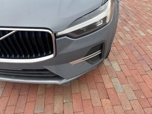 2022 Volvo XC60 B5 Momentum