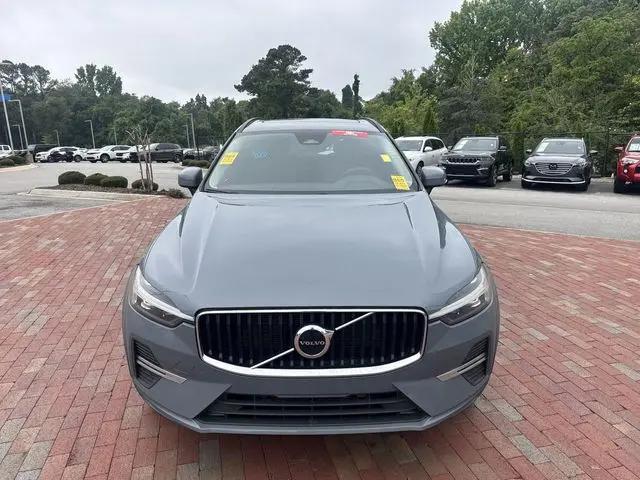 2022 Volvo XC60 B5 Momentum