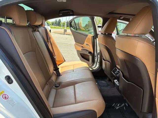 2019 Lexus ES 300h ES 300h