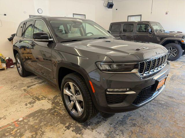 2022 Jeep Grand Cherokee Limited 4x4