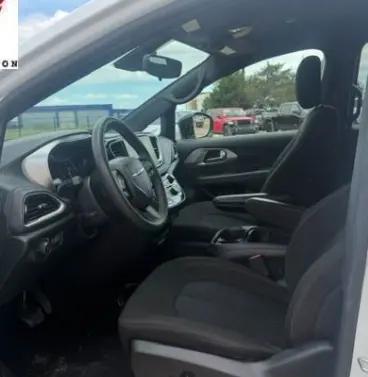 2024 Chrysler Pacifica Touring