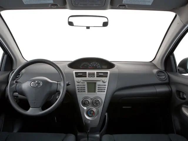 2010 Toyota Yaris Base