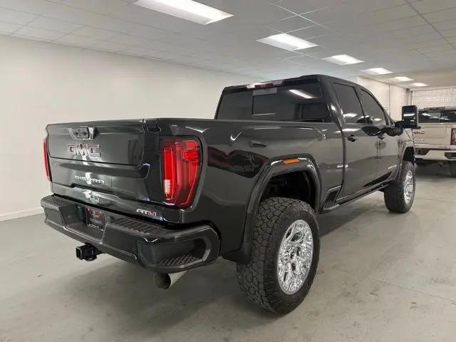 2022 GMC Sierra 2500HD 4WD Crew Cab Standard Bed AT4