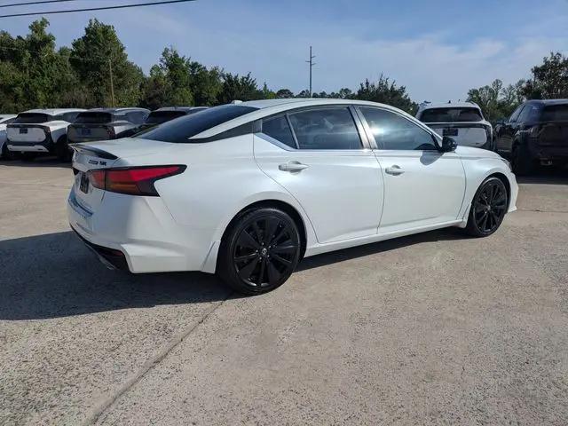 2022 Nissan Altima SR FWD