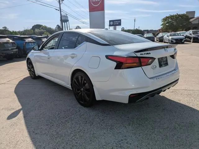 2022 Nissan Altima SR FWD
