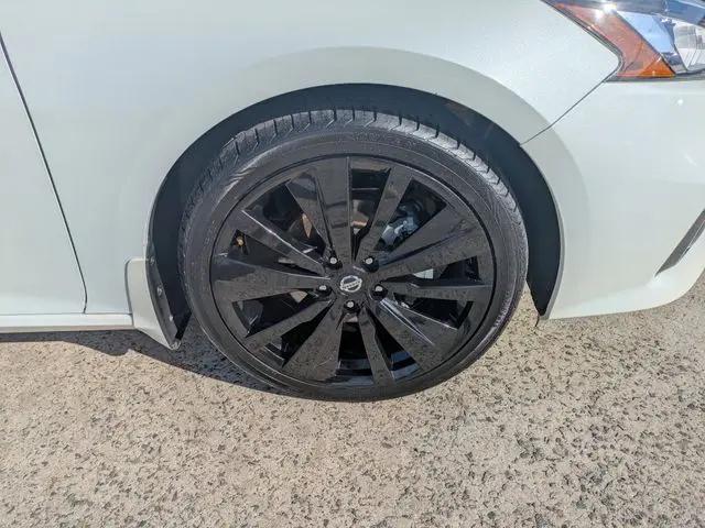 2022 Nissan Altima SR FWD