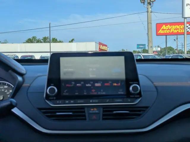 2022 Nissan Altima SR FWD