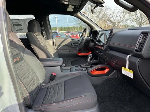 2025 Nissan Frontier Crew Cab PRO-4X 4x4
