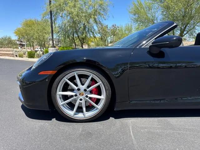 2020 Porsche 911 Carrera 4S Cabriolet