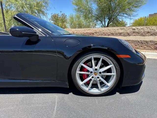 2020 Porsche 911 Carrera 4S Cabriolet
