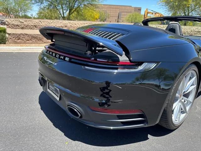 2020 Porsche 911 Carrera 4S Cabriolet