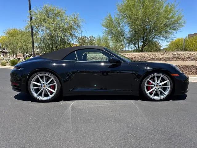 2020 Porsche 911 Carrera 4S Cabriolet