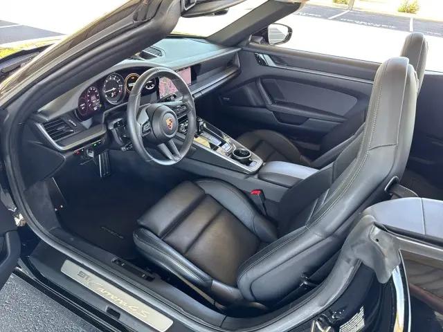 2020 Porsche 911 Carrera 4S Cabriolet