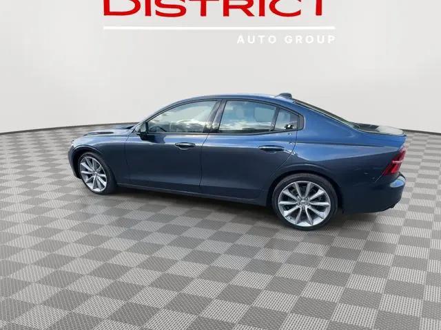 2021 Volvo S60 T5 Momentum