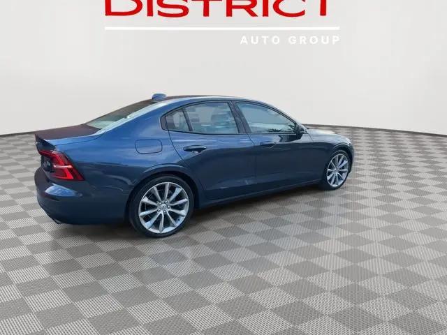 2021 Volvo S60 T5 Momentum