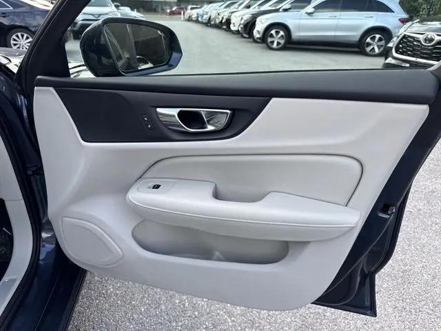 2021 Volvo S60 T5 Momentum