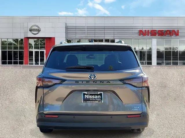 2024 Toyota Sienna XLE
