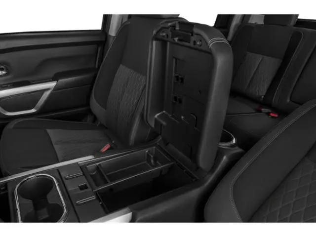 2022 Nissan Titan Crew Cab SV 4x4