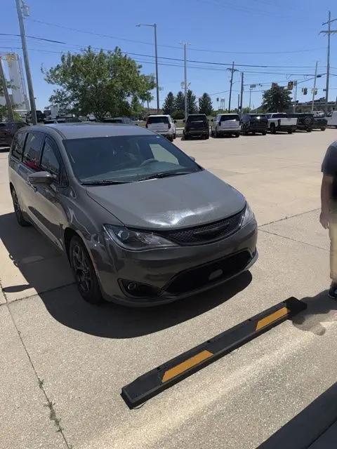 2020 Chrysler Pacifica Touring