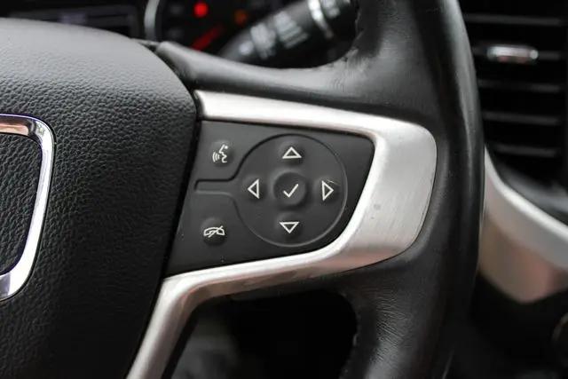 2017 GMC Acadia SLE-2