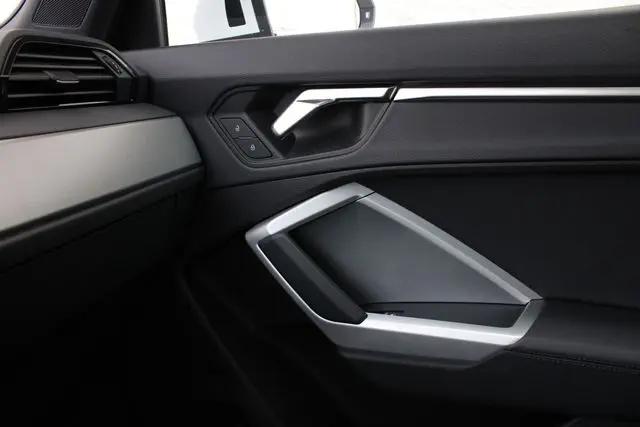 2024 Audi Q3 Premium 45 TFSI S line quattro Tiptronic