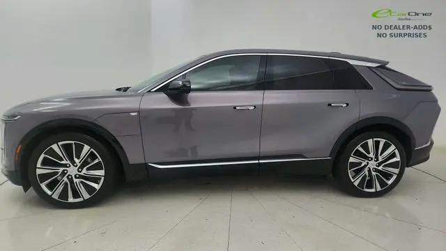 2024 Cadillac iQ Luxury w/1SE