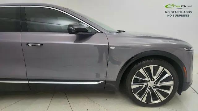 2024 Cadillac iQ Luxury w/1SE