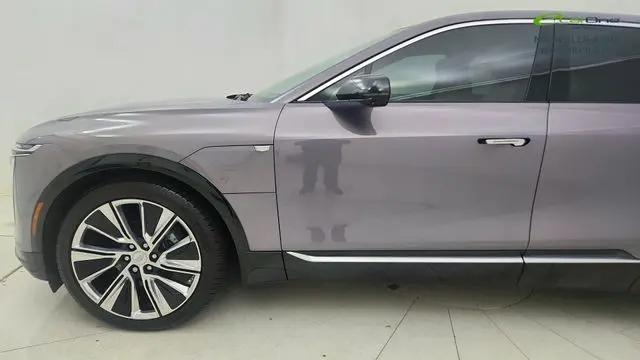 2024 Cadillac iQ Luxury w/1SE