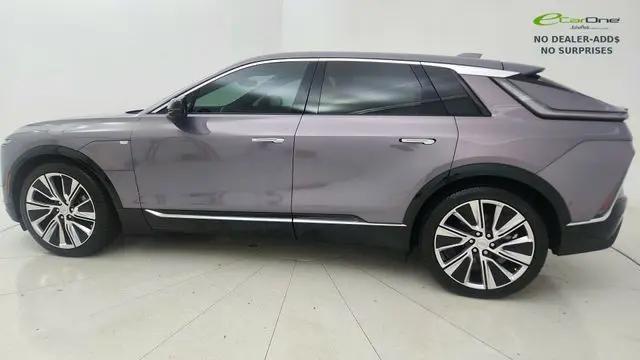 2024 Cadillac iQ Luxury w/1SE