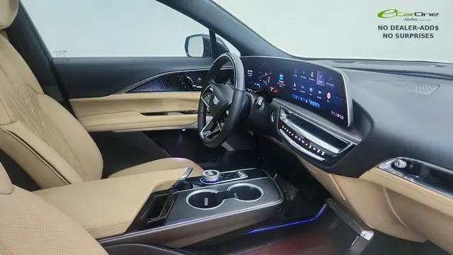 2024 Cadillac iQ Luxury w/1SE