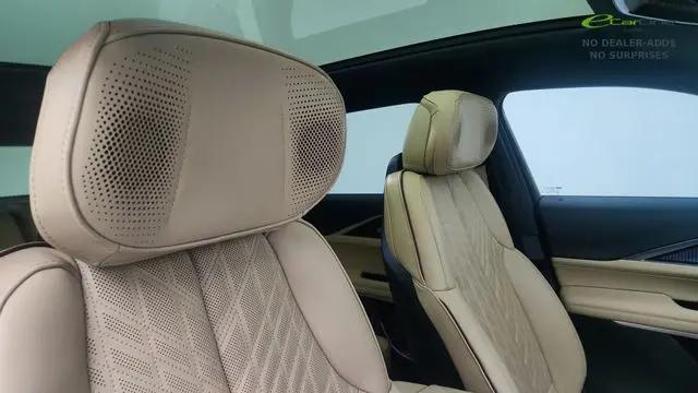 2024 Cadillac iQ Luxury w/1SE